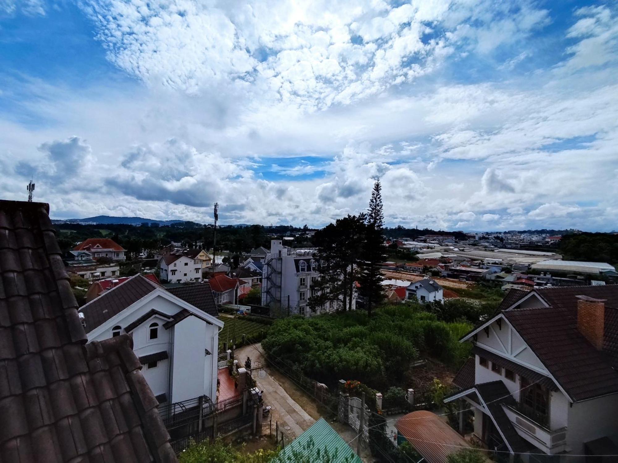 Monaco Hotel Khu Chi Lăng Esterno foto